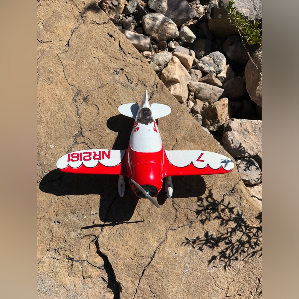 Gee Bee R-2 Lockheed Martin Classic Prop Plane Model - Picture 7 of 9